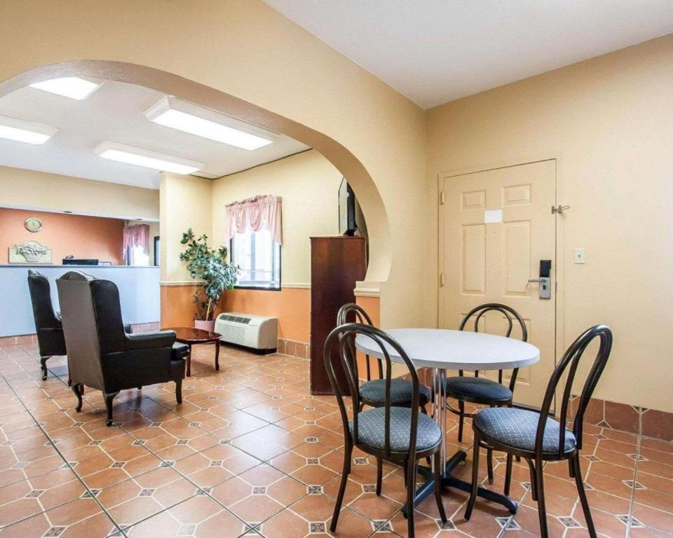 Econo Lodge Inn & Suites I-20, Exit 73 Tuscaloosa Zewnętrze zdjęcie