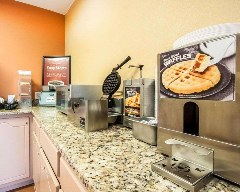 Econo Lodge Inn & Suites I-20, Exit 73 Tuscaloosa Zewnętrze zdjęcie